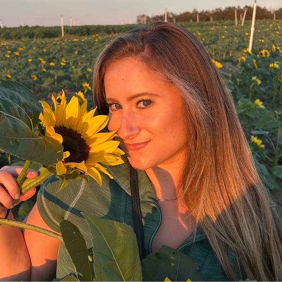 Meet your Posher, Sera - Picture 1 of 1